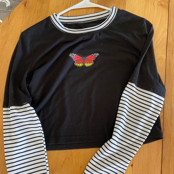 ROMWE Tops - Butterfly black and white crop top long sleeve